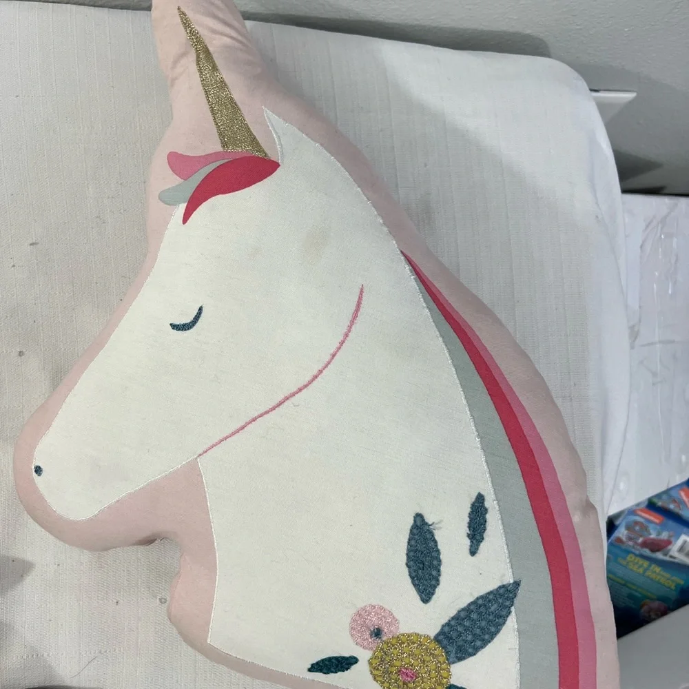 Crate kids unicorn throw pillow‎